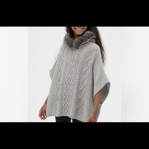 Gap gray cable knit faux fur sweater/poncho size S